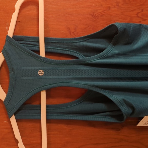 NWT Lululemon Swiftly Tech Racerback Size 6 Laguna - Picture 6 of 8